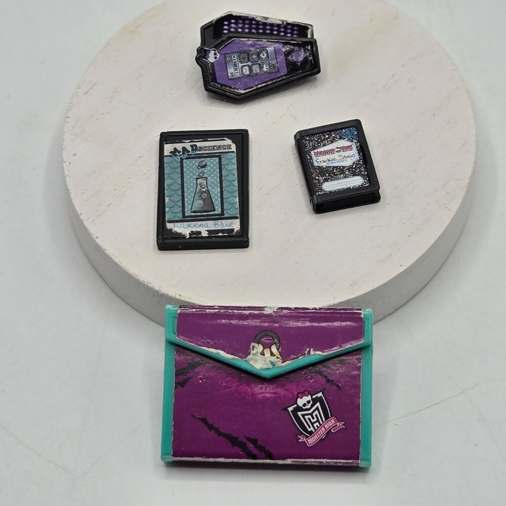 Monster High Doll Accessories Set: Clawdeen Wolf Lagoona Blue Frankie Stein Jour